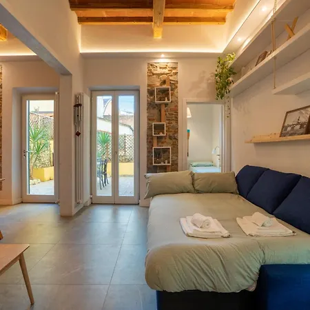 Apartment Blu's House In