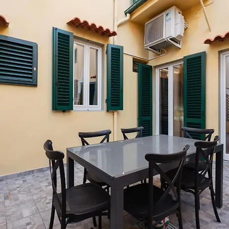 Blu's House In Apartment Florenz